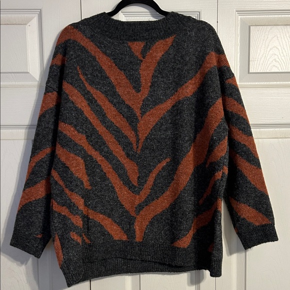 JOSEPH A Size Large NWT Rust Gray Animal Print Pullover V-Neck Sweater Zebra - Picture 9 of 9
